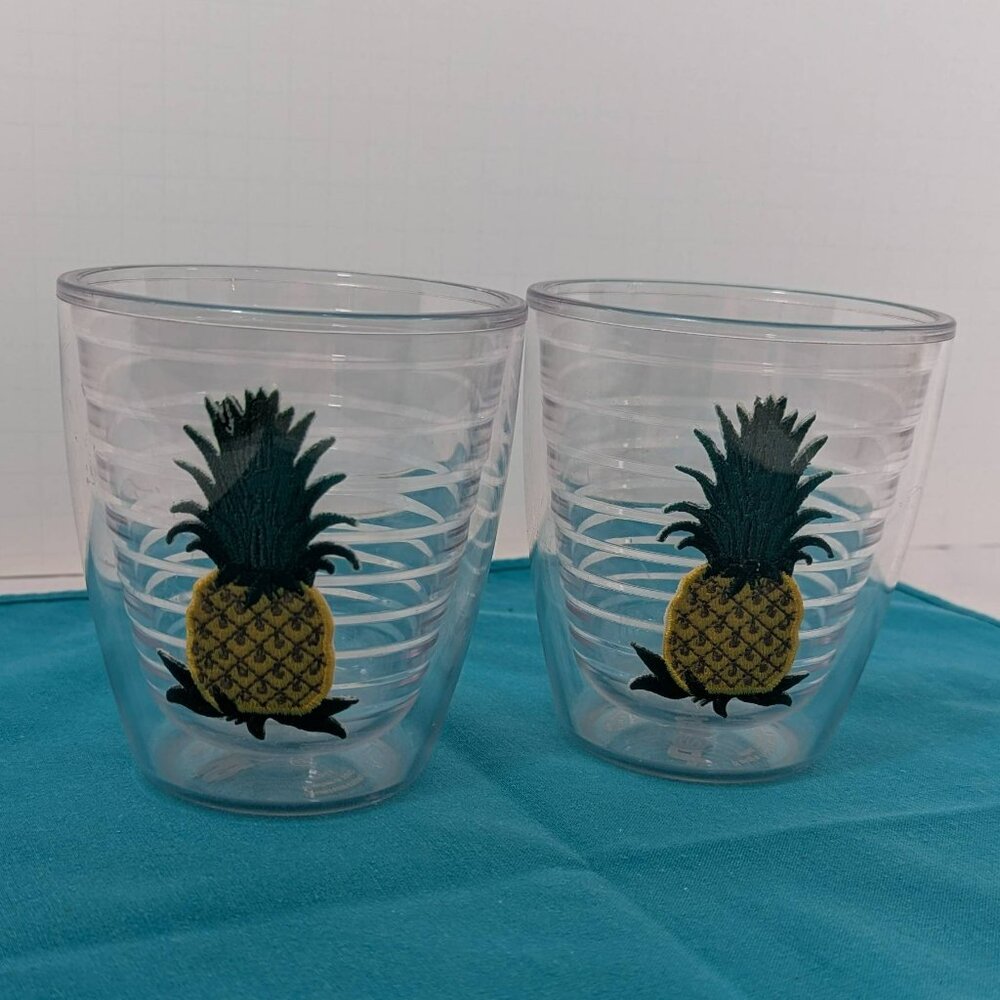 Pair of 12 ounce plastic Tervis tumblers pineapple design